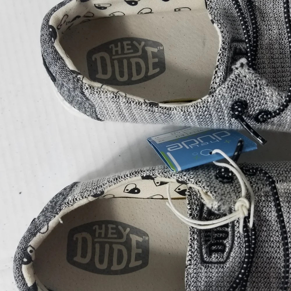 NWT HEY DUDE KIDS GRAY SHOES SIZE YOUTH 1